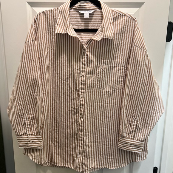 3/$19 Old Navy The Boyfriend shirt button down blouse - Picture 10 of 13
